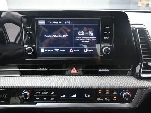 Used 2025 Kia Sportage LX FWD image 11