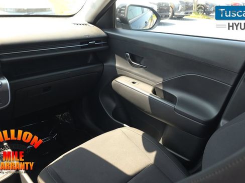 Used 2025 Hyundai Kona SEL AWD/4WD image 28