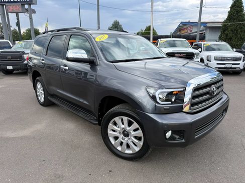 Used 2017 Toyota Sequoia Platinum AWD/4WD image 3