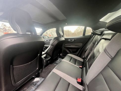 Used 2024 Volvo S60 B5 Plus image 11