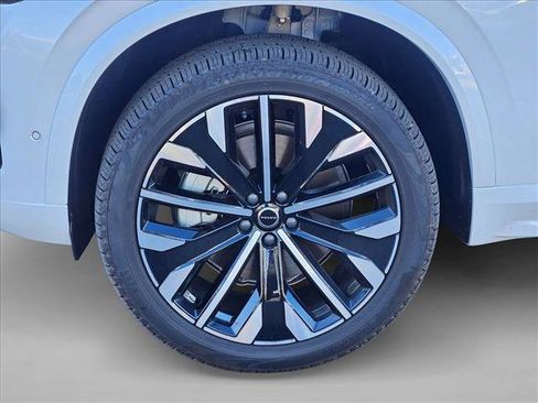 Certified 2026 Volvo XC90 B6 Plus w/ Protection Package image 9