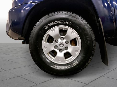 Used 2013 Toyota Tacoma 4x4 Access Cab V6 w/ TRD Off-Road Pkg image 11