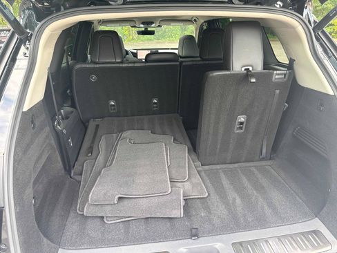 Used 2025 INFINITI QX60 Luxe w/ Lighting Package (N94) FWD image 30