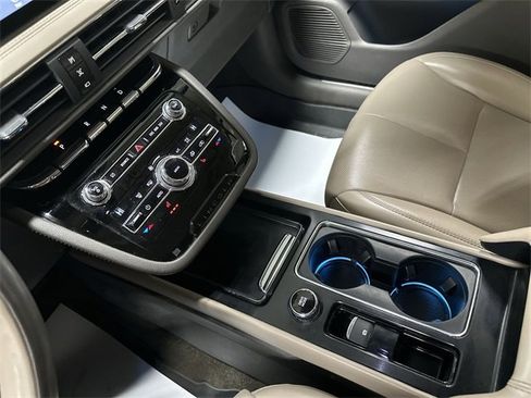 Used 2020 Lincoln Corsair Standard w/ Equipment Group 101A image 13