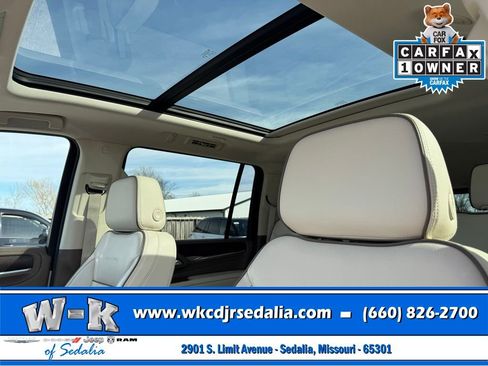 Used 2023 GMC Yukon XL Denali AWD/4WD image 11