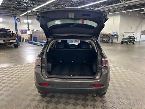 Used 2021 Jeep Compass Latitude AWD/4WD image 7