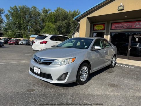Used 2013 Toyota Camry LE FWD image 3