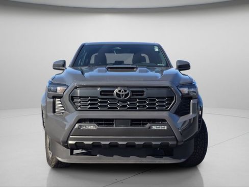 Certified 2025 Toyota Tacoma TRD Sport image 3