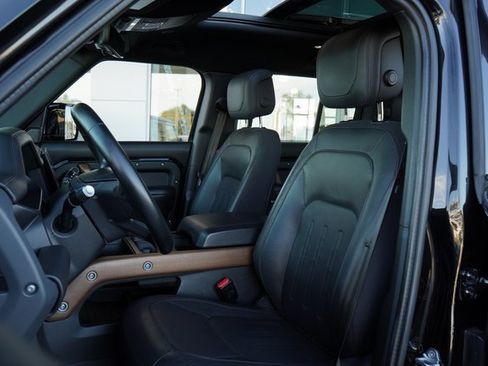 Used 2022 Land Rover Defender 110 X image 18