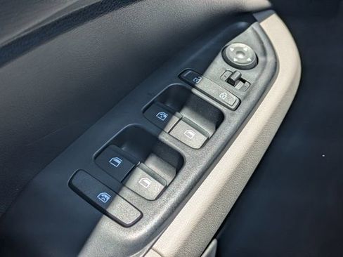 Used 2025 Hyundai Venue SEL FWD image 22