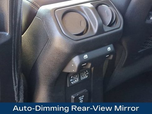 Used 2024 Jeep Wrangler Unlimited Sahara w/ Technology Group AWD/4WD image 21