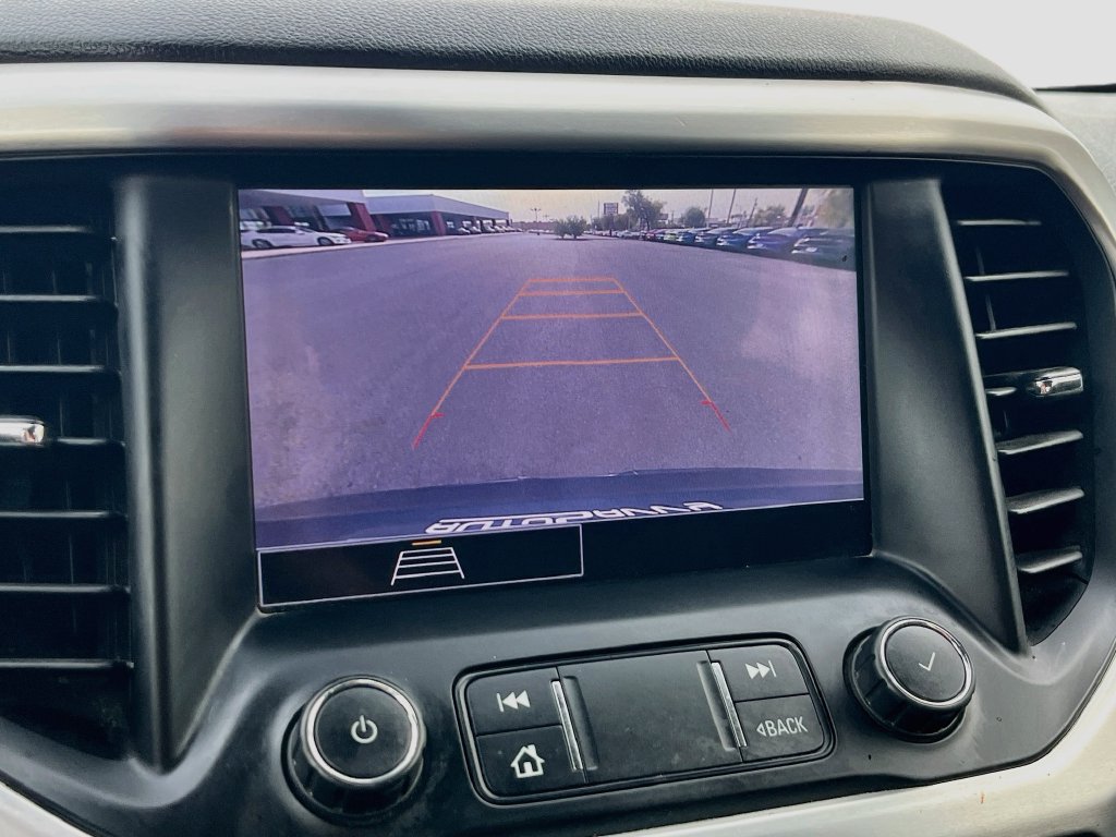 Used 2020 GMC Acadia SLE w/ Driver Convenience Package FWD image 13
