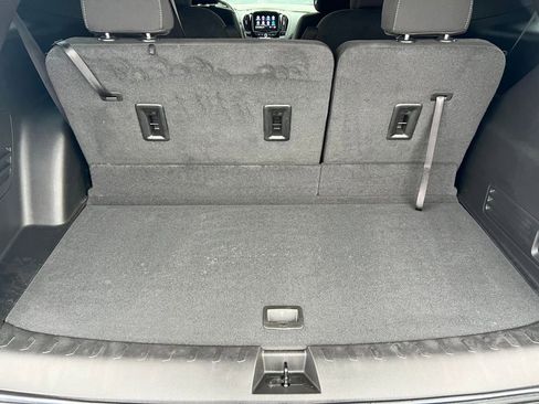 Used 2023 Chevrolet Traverse LT image 19