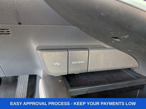 Used 2021 Toyota Camry LE image 33