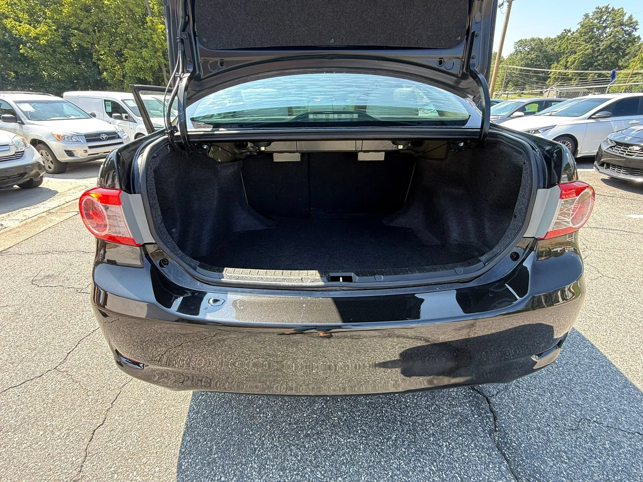 Used 2012 Toyota Corolla LE FWD image 7