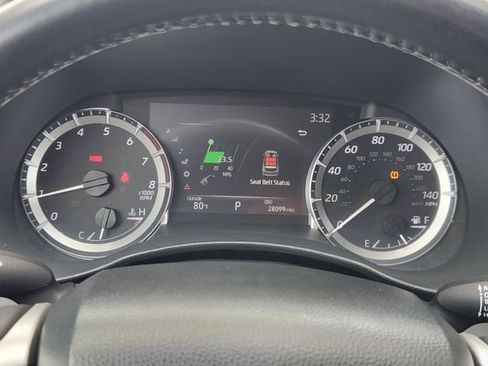 Used 2023 Toyota Highlander LE FWD image 11