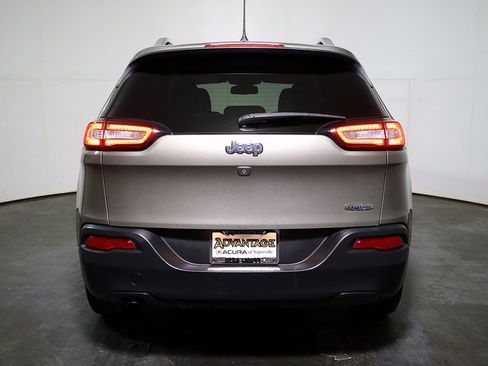 Used 2018 Jeep Cherokee Latitude Plus w/ Cold Weather Group image 10