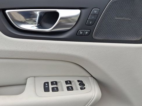 New 2026 Volvo XC60 T8 Ultra w/ Protection Package Premier image 7