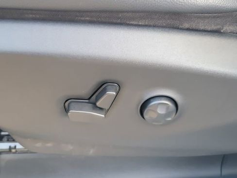 Used 2022 Chrysler Pacifica Touring-L image 37