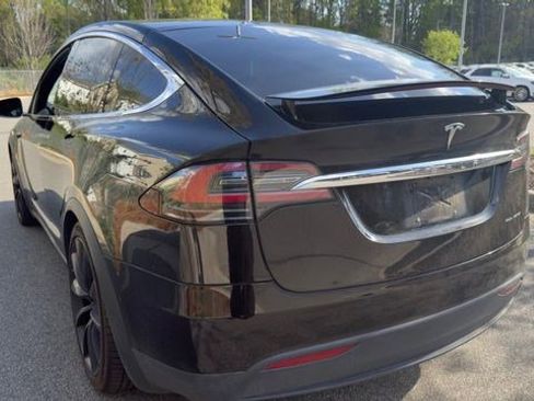 Used 2020 Tesla Model X Long Range image 13