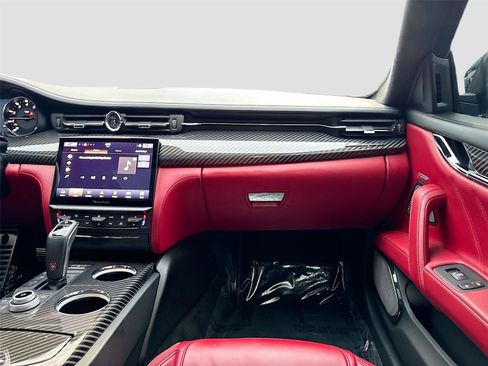 Used 2022 Maserati Quattroporte Trofeo image 25