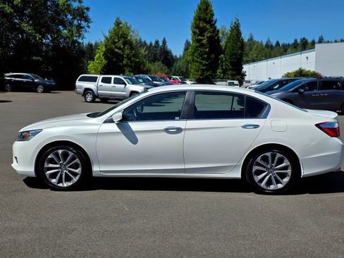 Used 2015 Honda Accord Sport image 4