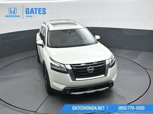 Used 2023 Nissan Pathfinder Platinum AWD/4WD image 55