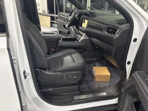 Used 2024 GMC Yukon Denali w/ Advanced Technology Package image 46