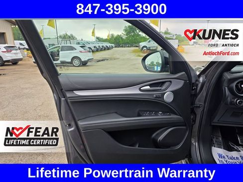 Used 2023 Alfa Romeo Stelvio Veloce AWD/4WD image 18