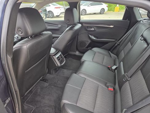 Used 2019 Chevrolet Impala LT FWD image 11