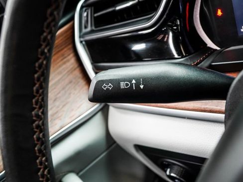 Used 2022 Jeep Grand Cherokee Summit image 38