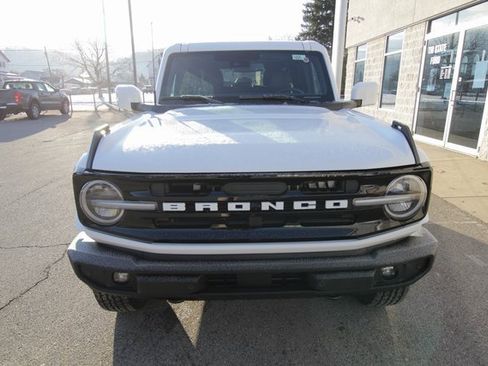 New 2025 Ford Bronco Outer Banks image 8