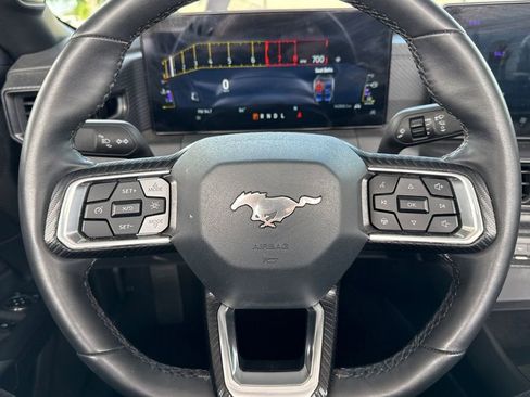 Used 2025 Ford Mustang Convertible RWD image 29