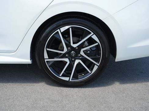 Used 2025 Nissan Sentra SR FWD image 38
