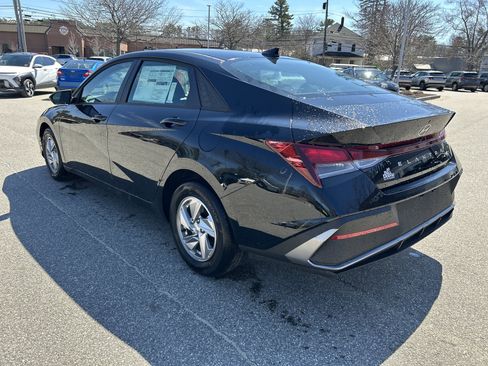 New 2026 Hyundai Elantra SE FWD image 5