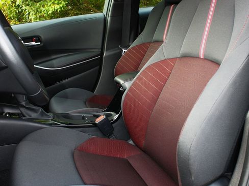 Used 2024 Toyota Corolla SE image 14