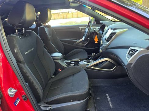 Used 2017 Hyundai Veloster Value Edition FWD image 15