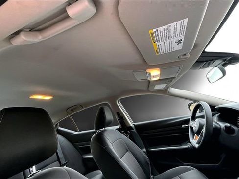 Used 2024 Nissan Altima 2.5 SV image 19