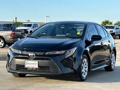 Used 2024 Toyota Corolla LE FWD image 3