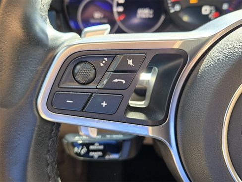 Used 2022 Porsche Cayenne Platinum Edition image 23