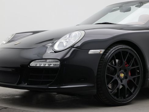 Used 2009 Porsche 911 Cabriolet image 15