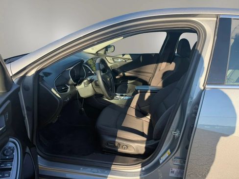 Used 2023 Chevrolet Malibu LT FWD image 23