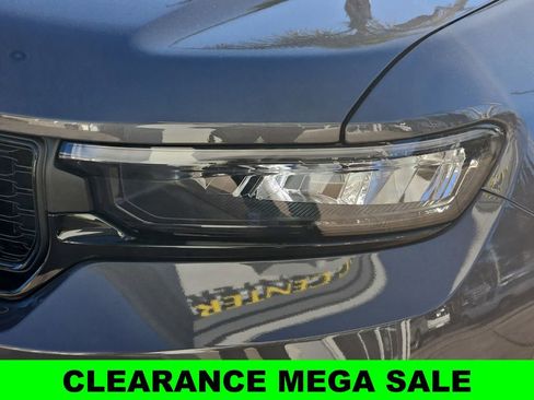 New 2025 Jeep Grand Cherokee Altitude image 33