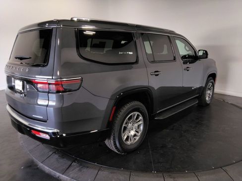 Used 2022 Jeep Wagoneer Series I image 4