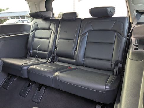 Used 2025 Lincoln Navigator Reserve AWD/4WD image 16
