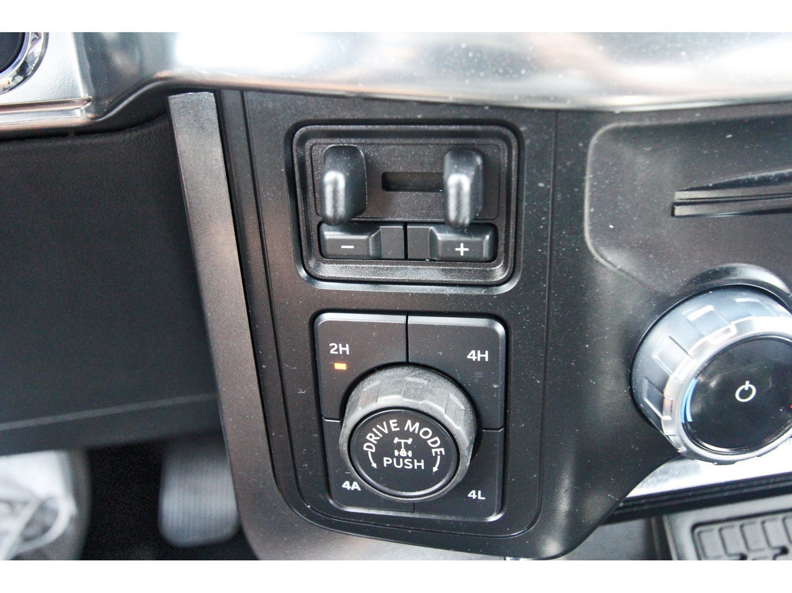 Used 2023 Ford F150 Lariat w/ Equipment Group 502A High AWD/4WD image 27