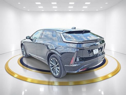 Certified 2024 Cadillac Lyriq Sport w/ LPO, Floor Liner Package AWD/4WD image 7