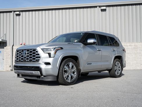 Used 2024 Toyota Sequoia Capstone AWD/4WD image 10