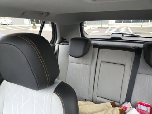 Used 2018 Chevrolet Trax LT w/ Sun & Sound Package image 14