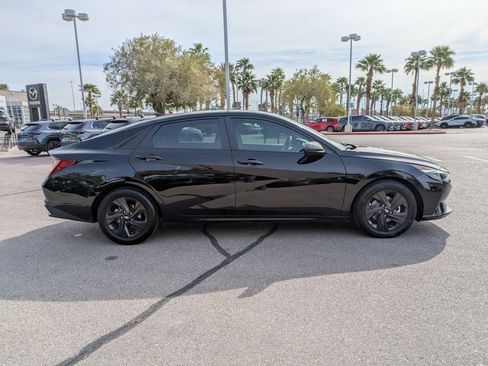 Used 2021 Hyundai Elantra SEL w/ Convenience Package image 6